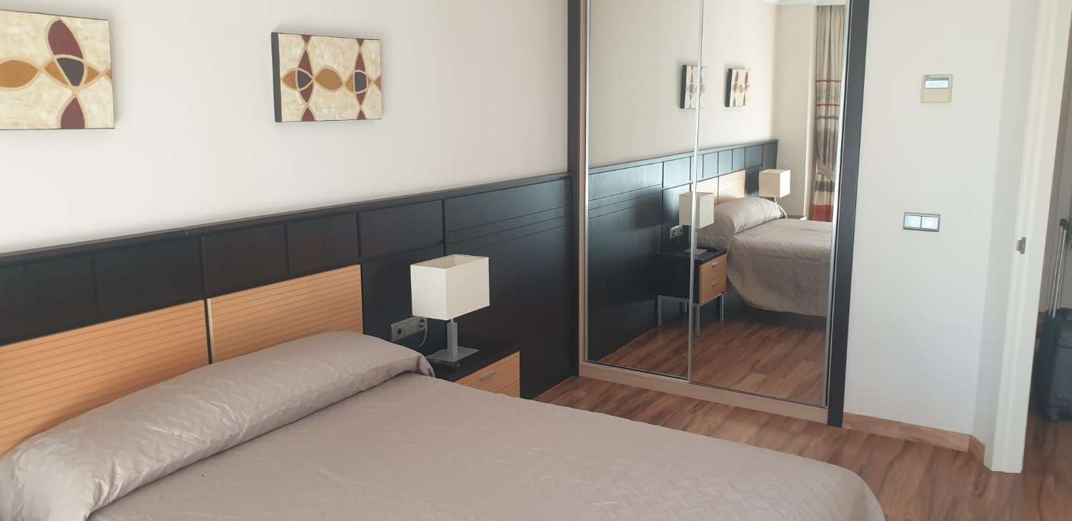 SE ALQUILA DESDE 22.4.26 - 20.6.26 BONITO APARTAMENTO CON VISTAS AL MAR  EN BENALMADENA