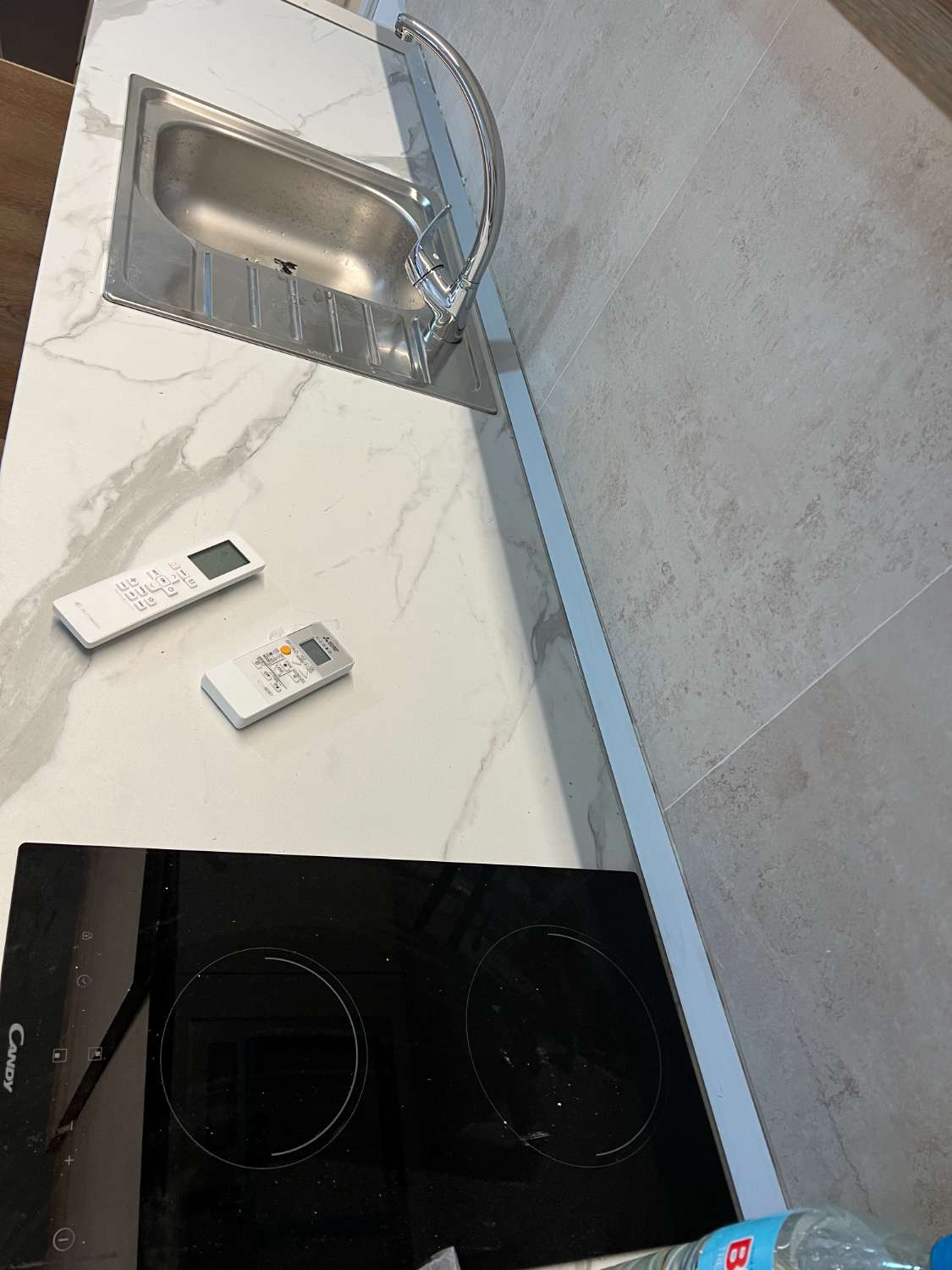 SE ALQUILA DESDE AHORA HASTA 30 .6.26 BONITO APARTAMENTO TOTALMENTE REFORMADO EN BENALMADENA