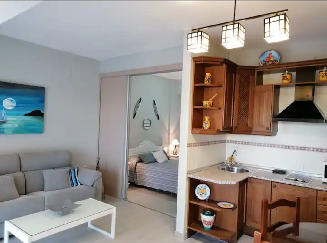 SE ALQUILA DESDE 1,10,26-30.6.27 BONITO APARTAMENTO EN LA CARIHUELA (TORREMOLINOS)