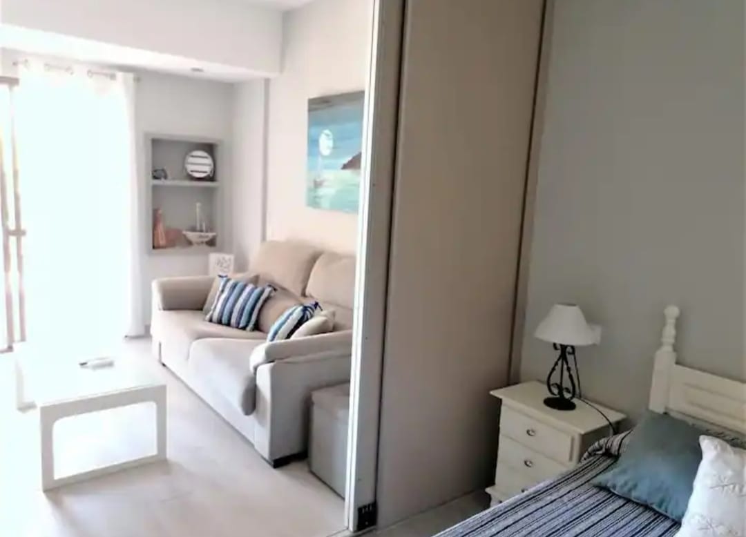 SE ALQUILA DESDE 1,10,26-30.6.27 BONITO APARTAMENTO EN LA CARIHUELA (TORREMOLINOS)