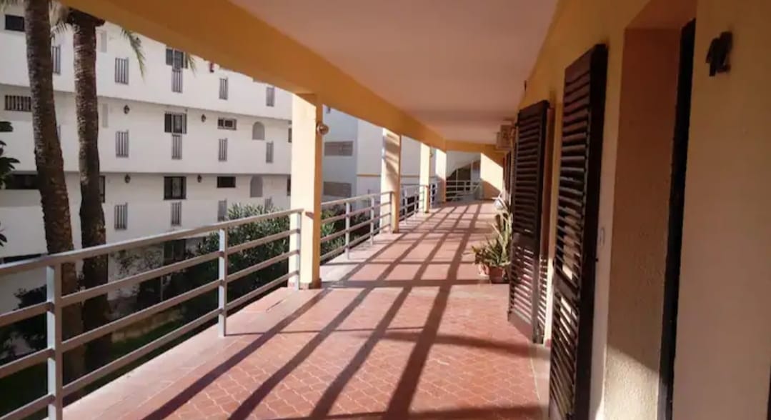 SE ALQUILA DESDE 1,10,26-30.6.27 BONITO APARTAMENTO EN LA CARIHUELA (TORREMOLINOS)