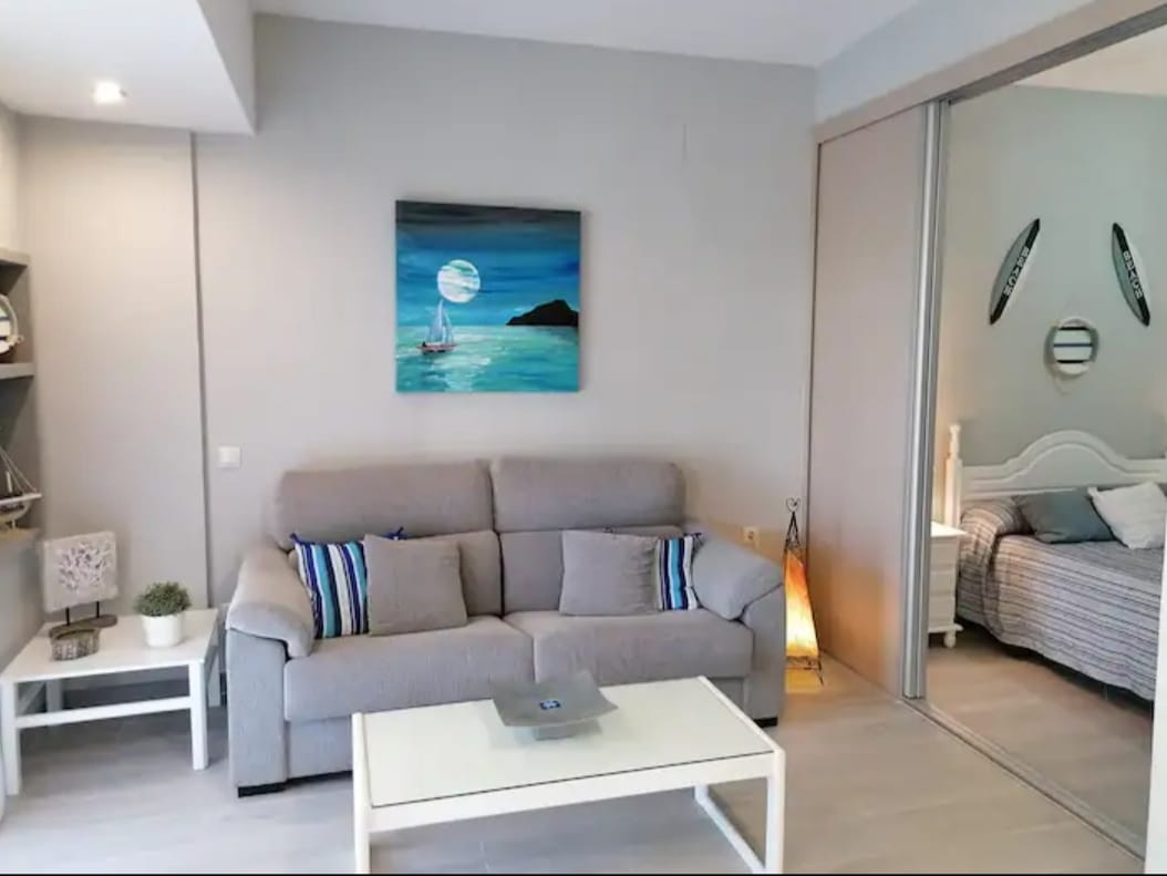 SE ALQUILA DESDE 1,10,26-30.6.27 BONITO APARTAMENTO EN LA CARIHUELA (TORREMOLINOS)