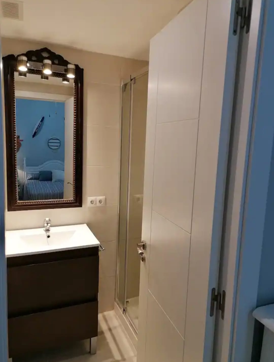 SE ALQUILA DESDE 1,10,26-30.6.27 BONITO APARTAMENTO EN LA CARIHUELA (TORREMOLINOS)