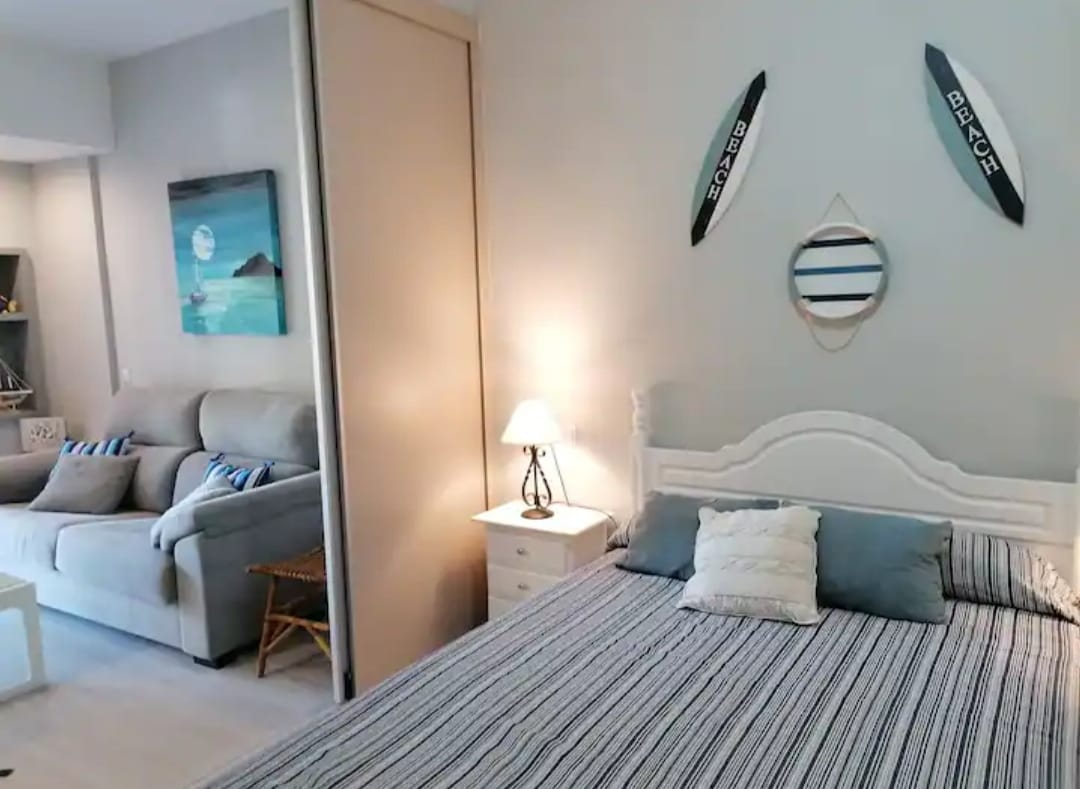 SE ALQUILA DESDE 1,10,26-30.6.27 BONITO APARTAMENTO EN LA CARIHUELA (TORREMOLINOS)