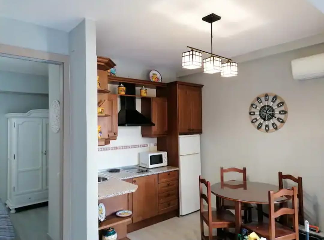 SE ALQUILA DESDE 1,10,26-30.6.27 BONITO APARTAMENTO EN LA CARIHUELA (TORREMOLINOS)