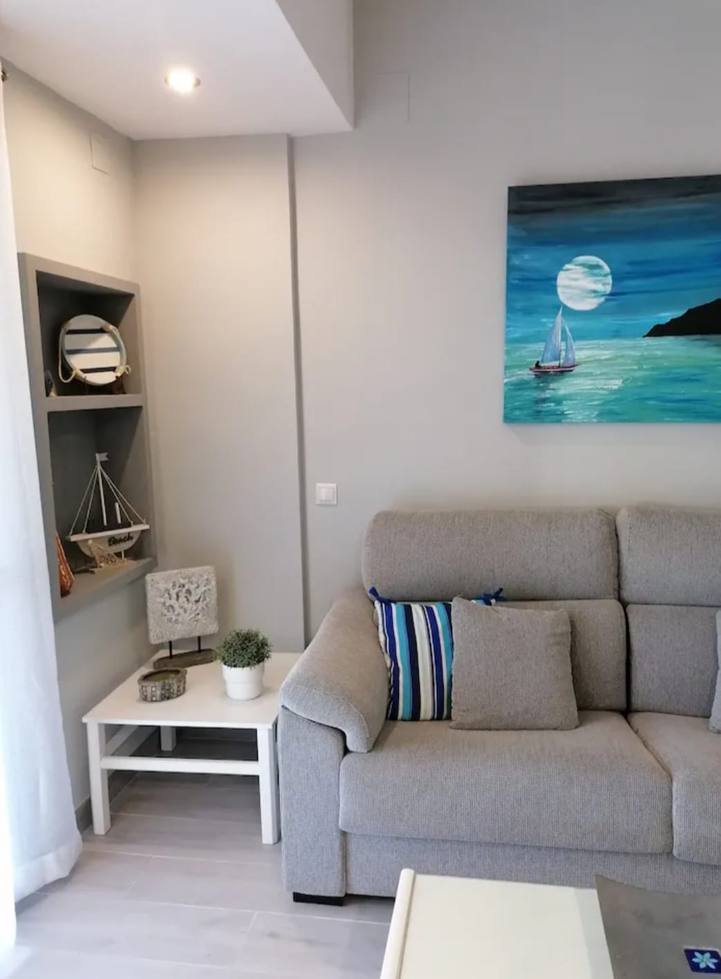 SE ALQUILA DESDE 1,10,26-30.6.27 BONITO APARTAMENTO EN LA CARIHUELA (TORREMOLINOS)