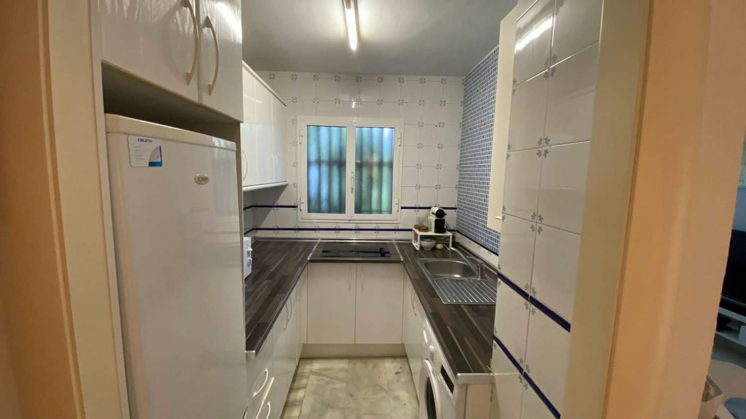 SE ALQUILA DESDE  01/09/26 HASTA  30/06/2027 BONITO APARTAMENTO EN 2ª LINEA DE PLAYA EN BENALMADENA