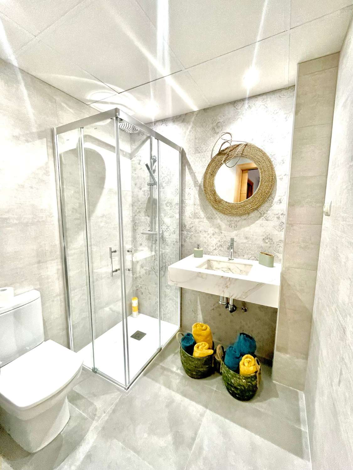 SE ALQUILA HASTA 30/03/26 Y DESDE 01/09/2026-30/06/2027 APARTAMENTO DE 1 DORMITORIO (FUENGIROLA)