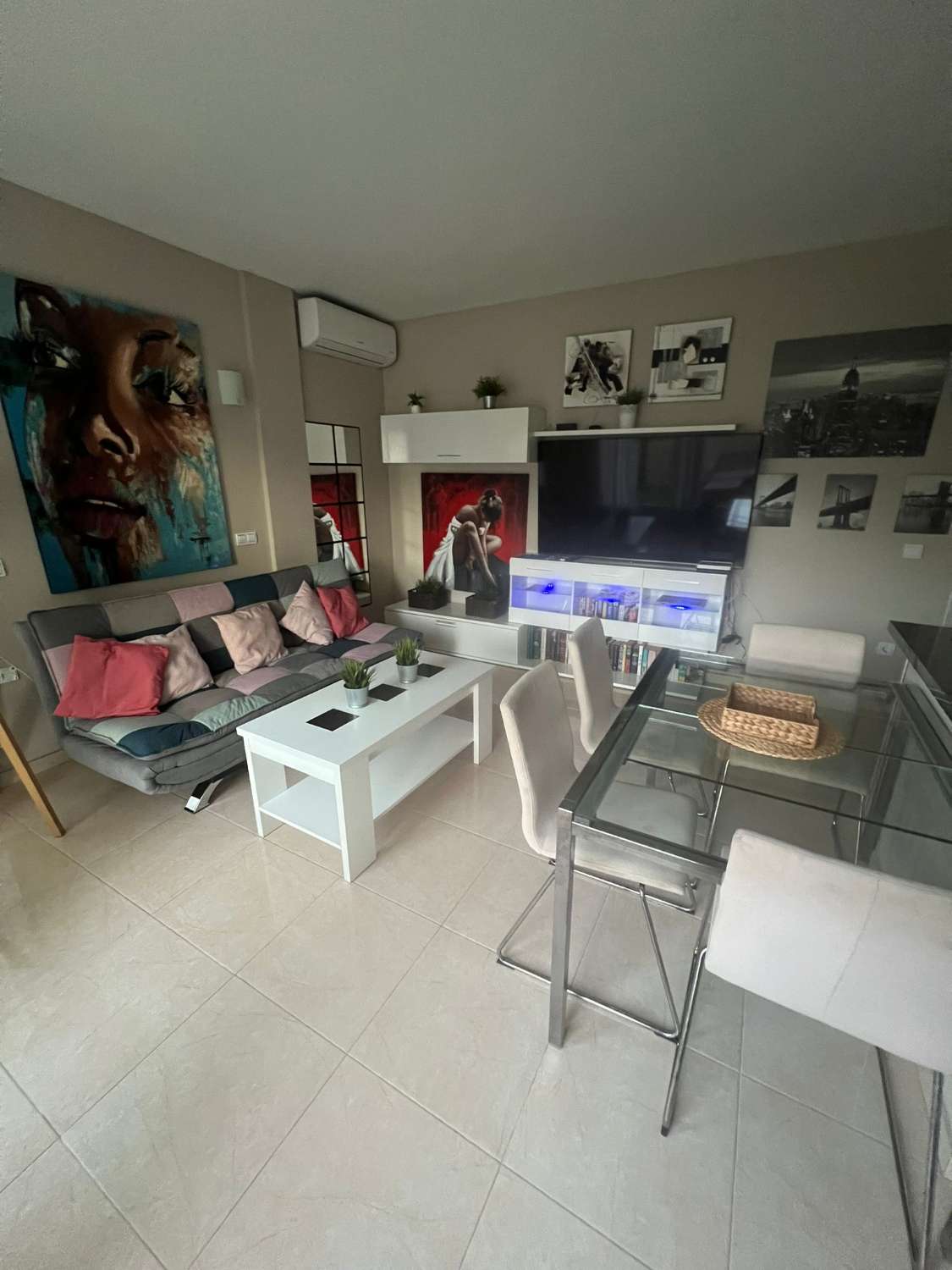 SE ALQUILA HASTA 30/06/26 Y DESDE 01/09/2026 HASTA 30/06/2027 APARTAMENTO DE 1 DORMITORIO (Benalmádena)