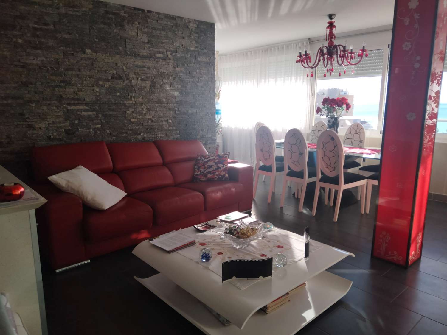 MEDIA TEMPORADA . SE ALQUILA HASTA 30.6.26 Y DESDE 01/09/2026- 30/06/2027 BONITO APARTAMENTO CON MAGNIFICAS VISTAS AL MAR EN PLAYAMAR (TORREMOLINOS)