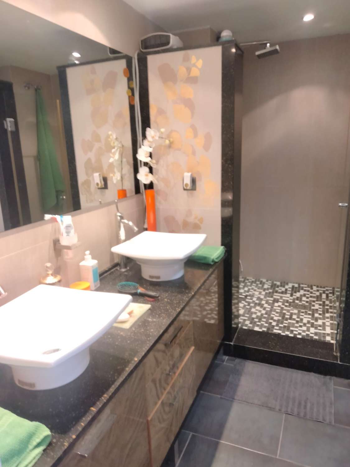 MEDIA TEMPORADA . SE ALQUILA HASTA 30.6.26 Y DESDE 01/09/2026- 30/06/2027 BONITO APARTAMENTO CON MAGNIFICAS VISTAS AL MAR EN PLAYAMAR (TORREMOLINOS)