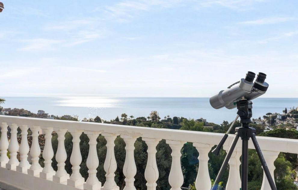 Se vende magnifica villa con vistas al mar en Torremuelle (Benalmadena)