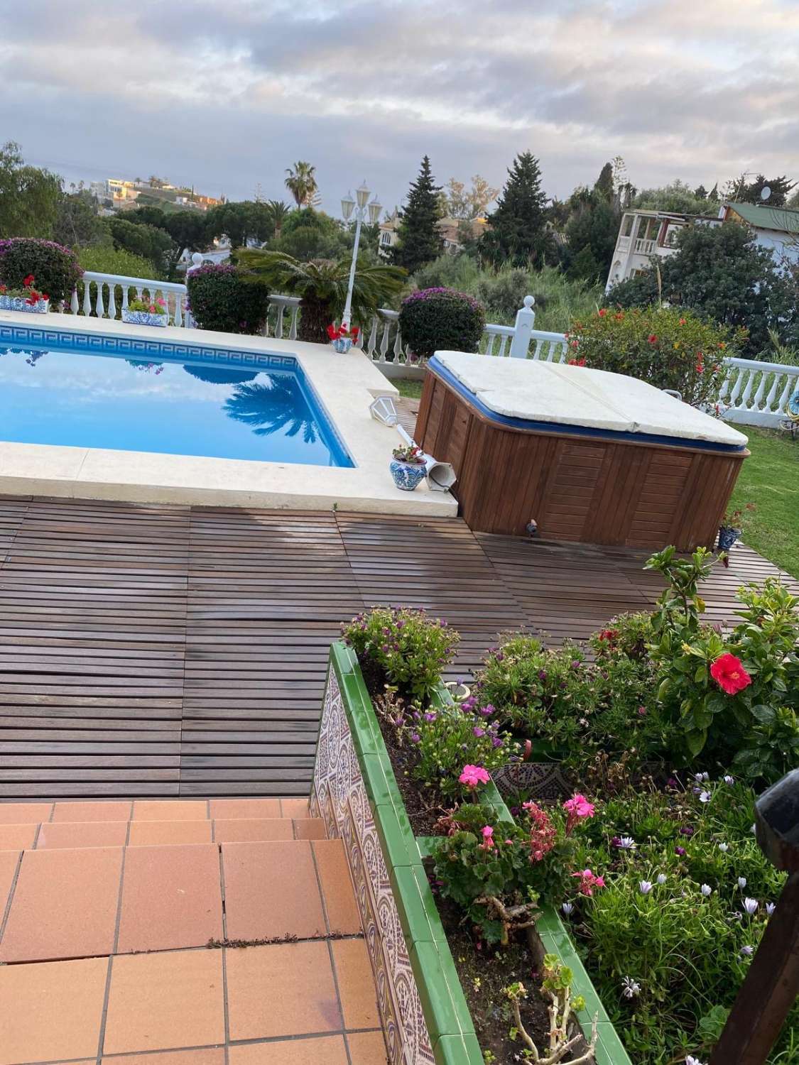 Se vende magnifica villa con vistas al mar en Torremuelle (Benalmadena)