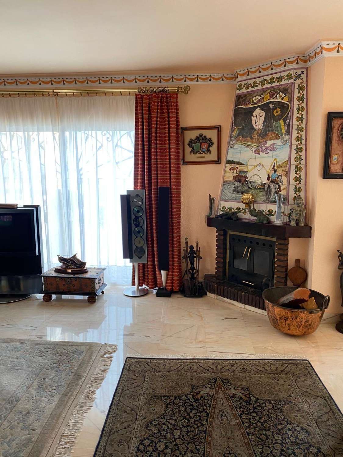 Se vende magnifica villa con vistas al mar en Torremuelle (Benalmadena)