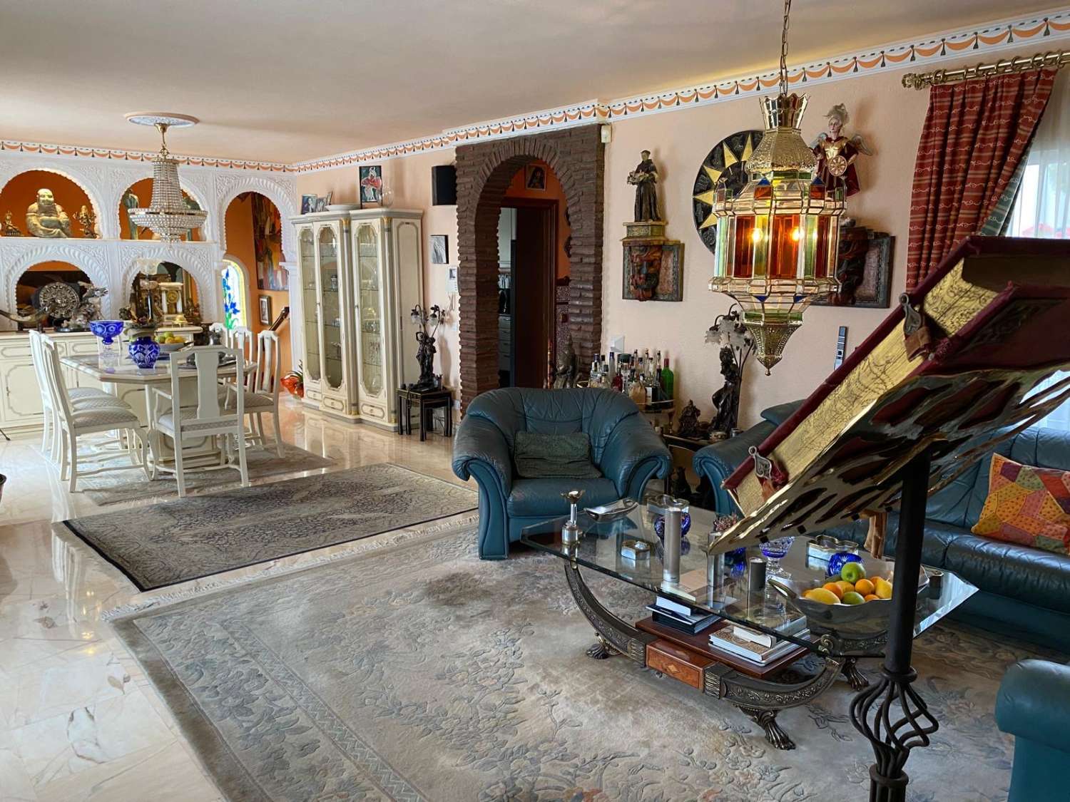 Se vende magnifica villa con vistas al mar en Torremuelle (Benalmadena)