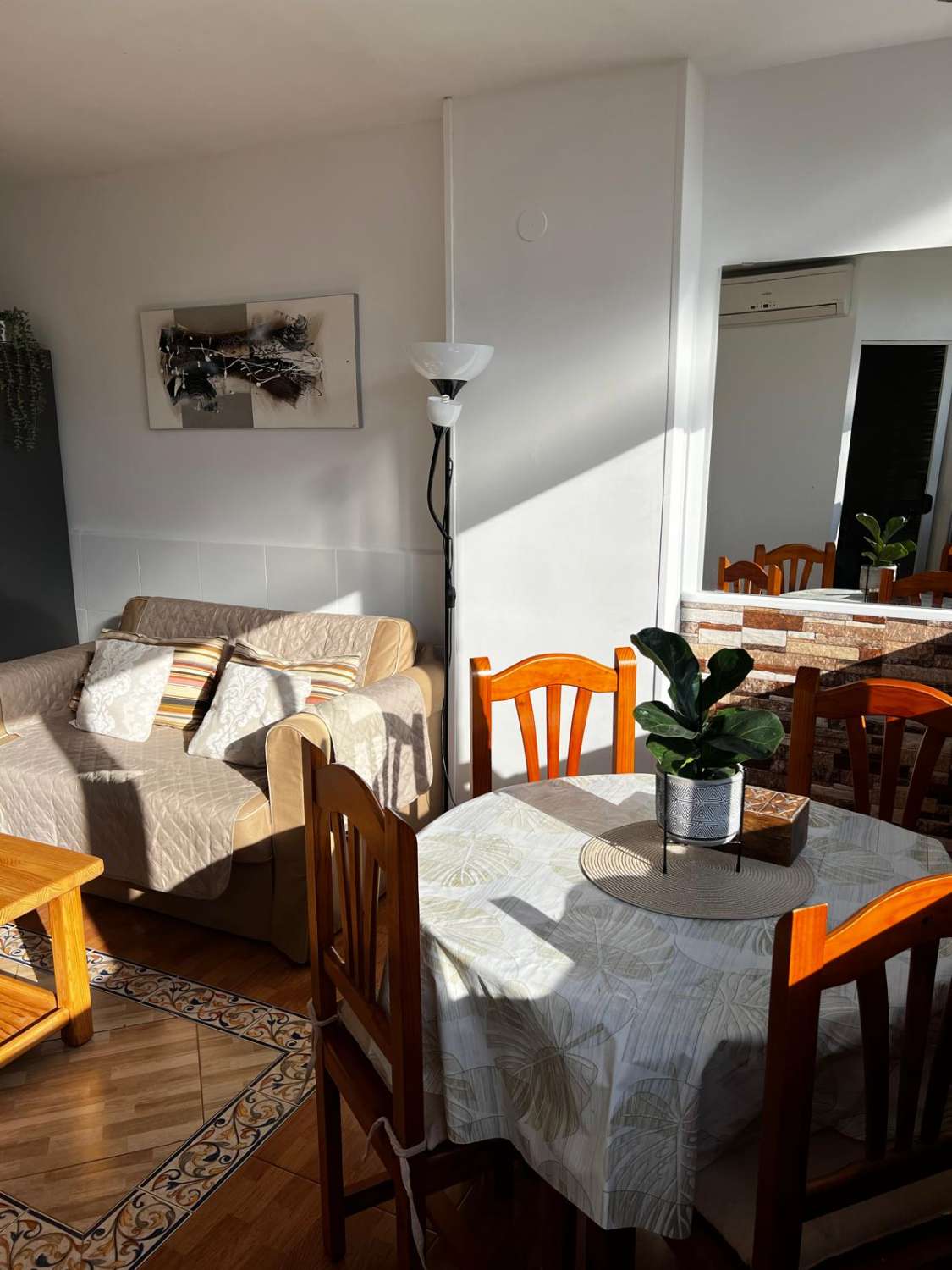 SE ALQUILA  HASTA 30/06/26 BONITO APARTAMENTO A POCOS METROS DE LA PLAYA EN BENALMADENA