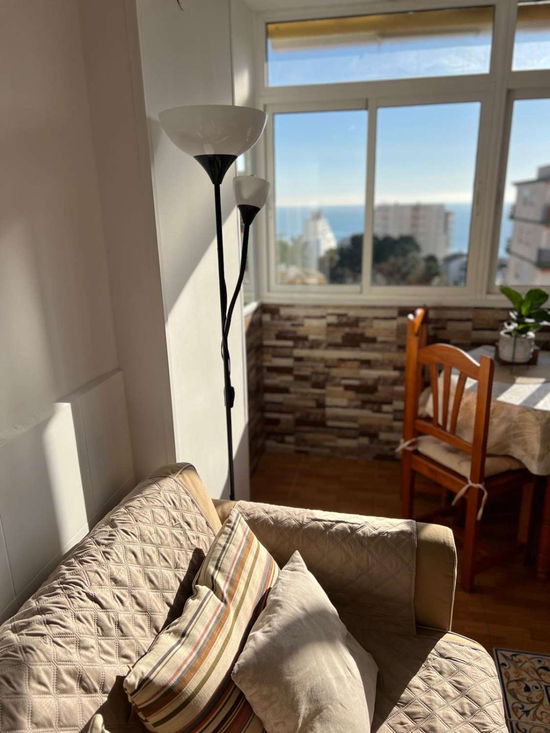 SE ALQUILA  HASTA 30/06/26 BONITO APARTAMENTO A POCOS METROS DE LA PLAYA EN BENALMADENA