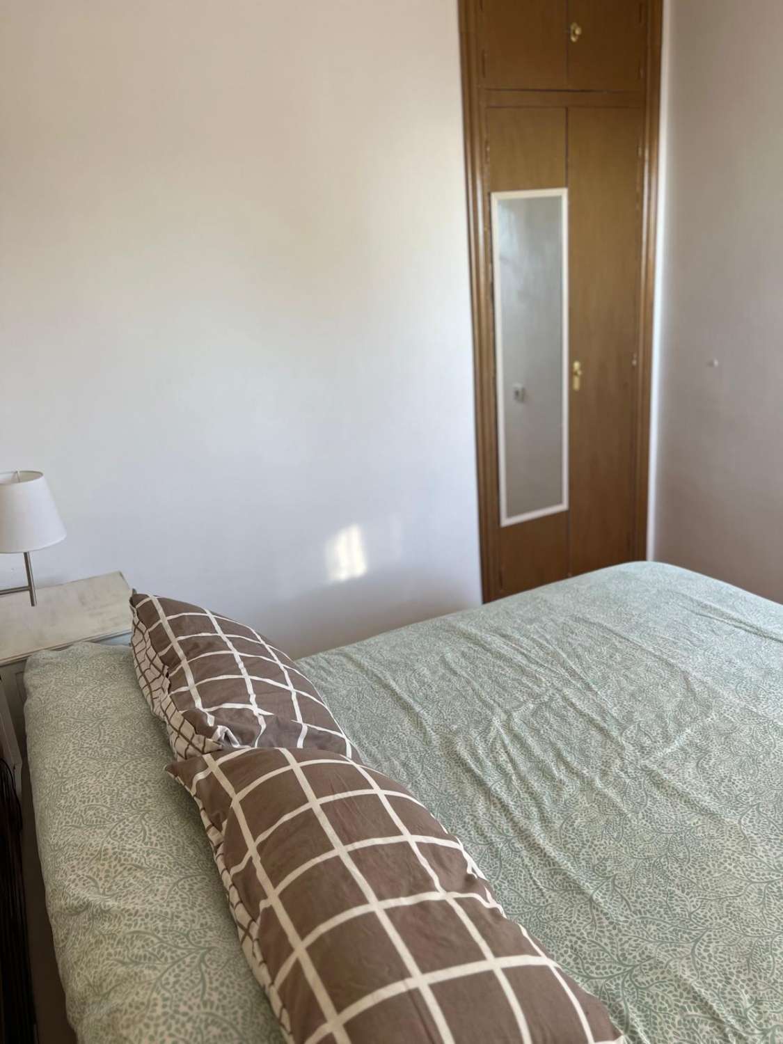 SE ALQUILA  HASTA 30/06/26 BONITO APARTAMENTO A POCOS METROS DE LA PLAYA EN BENALMADENA