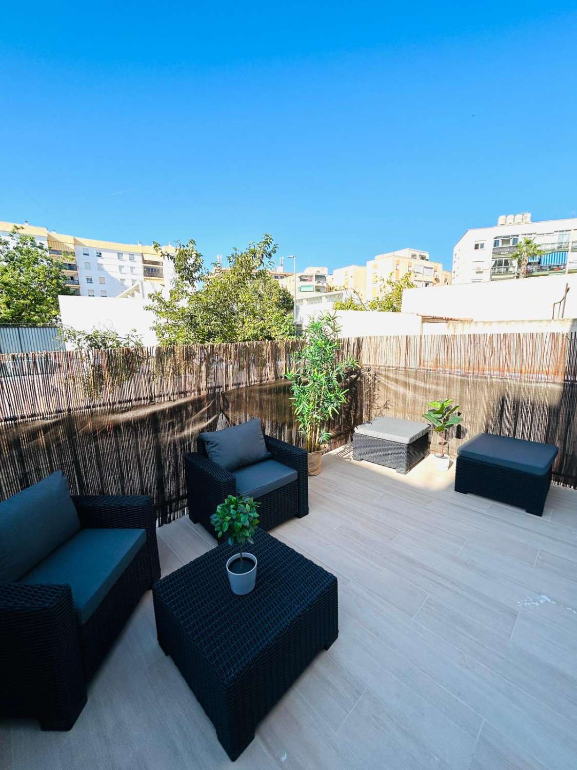 SE ALQUILA APARTAMENTO HASTA 30/06/26 Y DESDE 01/09/2026 HASTA 30/06/2027 BONITO APARTAMENTO EN TORREMOLINOS CENTRO