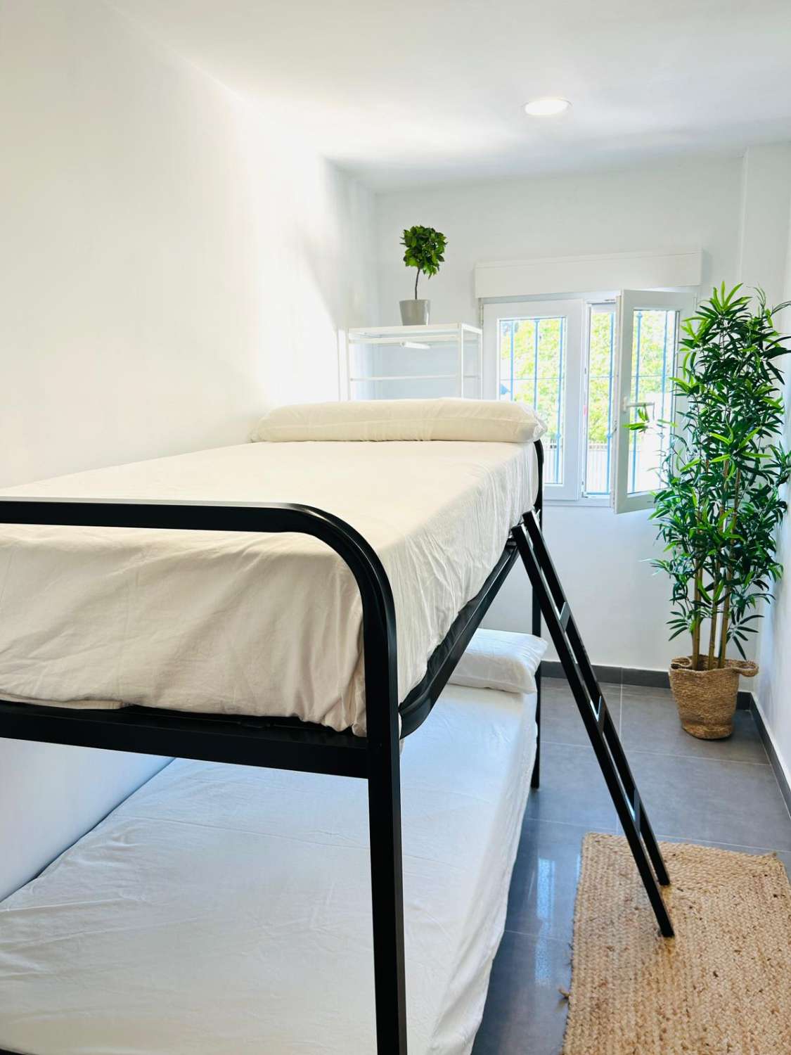 SE ALQUILA APARTAMENTO HASTA 30/06/26 Y DESDE 01/09/2026 HASTA 30/06/2027 BONITO APARTAMENTO EN TORREMOLINOS CENTRO