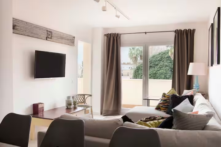 SE ALQUILA DESDE 1.3.26-30.6.26 PRECIOSO APARTAMENTO EN BENALMADENA