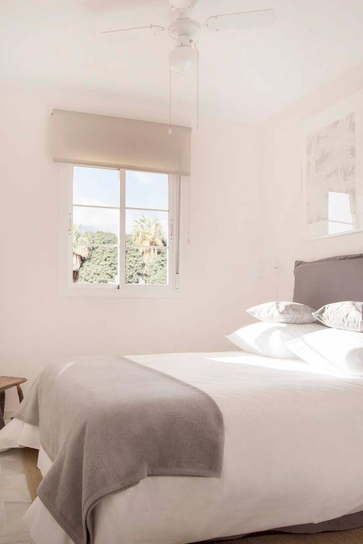 SE ALQUILA DESDE 1.3.26-30.6.26 PRECIOSO APARTAMENTO EN BENALMADENA