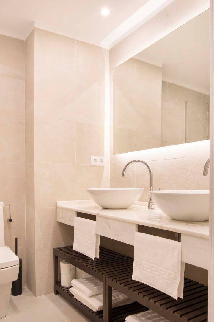 SE ALQUILA DESDE 1.3.26-30.6.26 PRECIOSO APARTAMENTO EN BENALMADENA