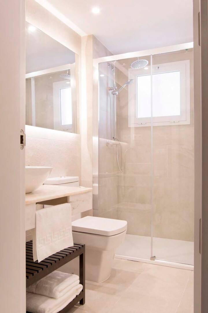 SE ALQUILA DESDE 1.3.26-30.6.26 PRECIOSO APARTAMENTO EN BENALMADENA