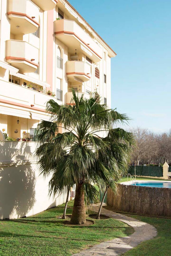 SE ALQUILA DESDE 1.3.26-30.6.26 PRECIOSO APARTAMENTO EN BENALMADENA