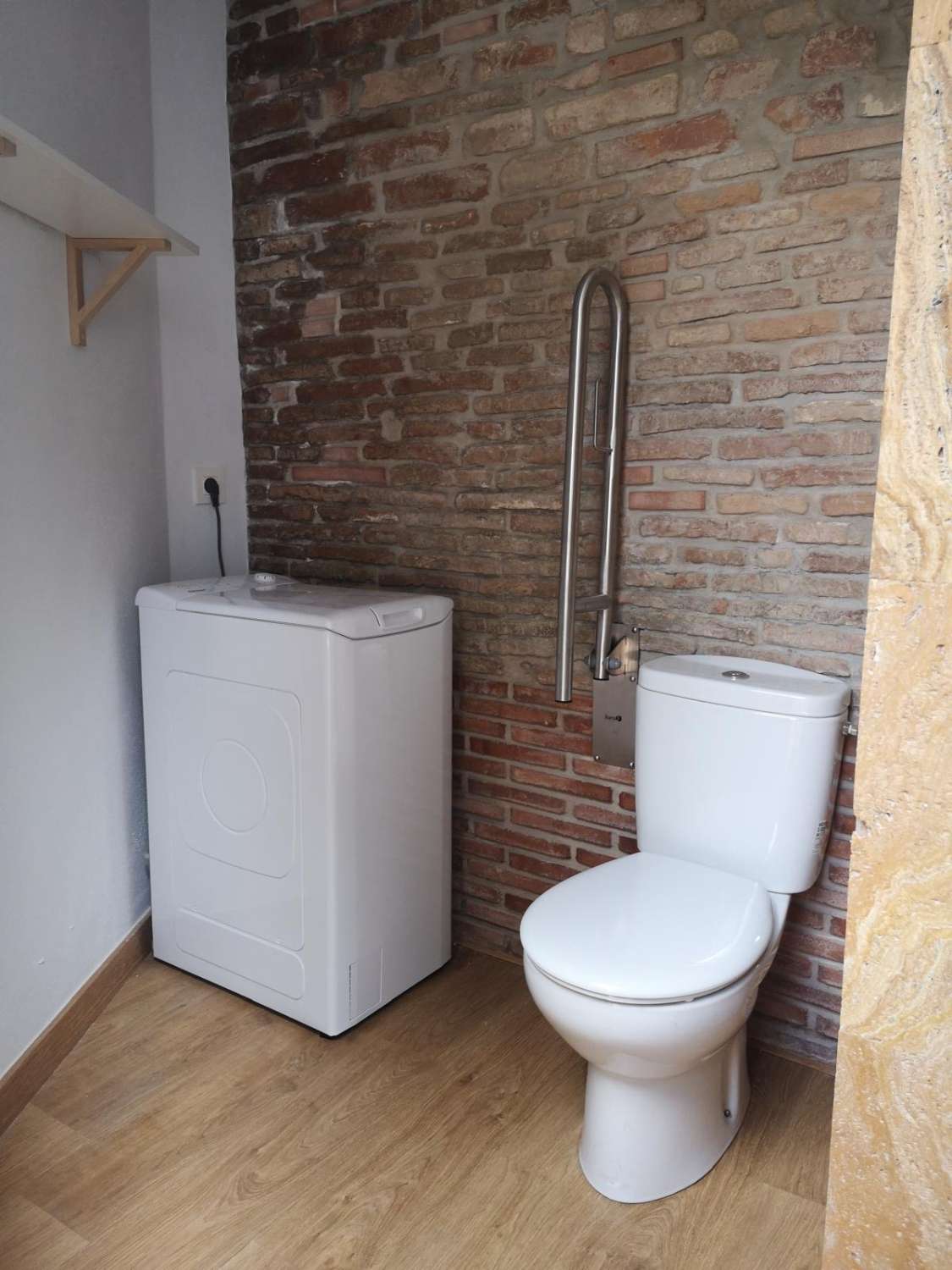 MEDIA TEMPORADA . SE ALQUILA DESDE 1.9.26-30.6.27 BONITA CASA EN ZONA LIMONAR (MALAGA)