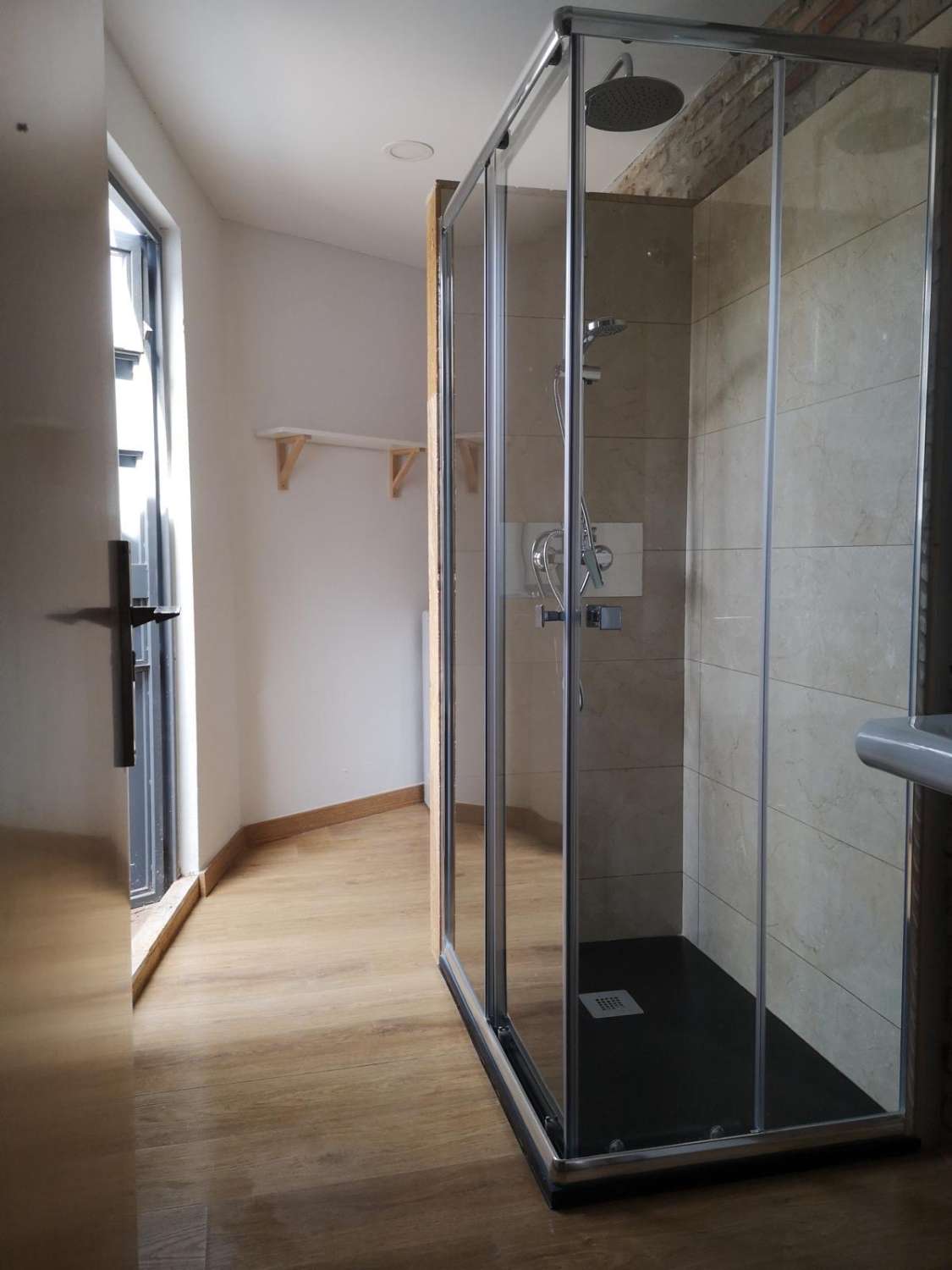 MEDIA TEMPORADA . SE ALQUILA DESDE 1.9.26-30.6.27 BONITA CASA EN ZONA LIMONAR (MALAGA)