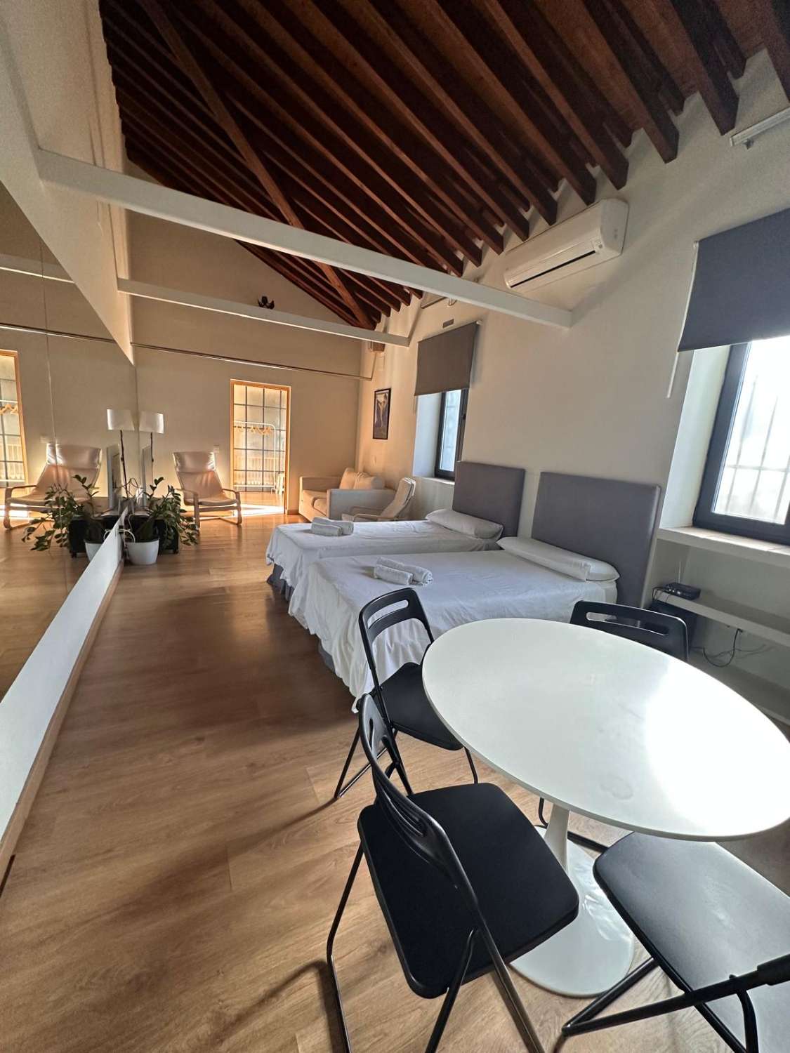 MEDIA TEMPORADA . SE ALQUILA DESDE 1.9.26-30.6.27 BONITA CASA EN ZONA LIMONAR (MALAGA)