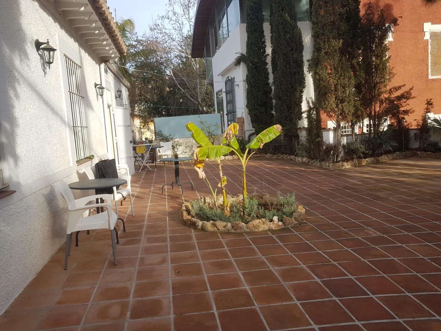 MEDIA TEMPORADA . SE ALQUILA DESDE 1.9.26-30.6.27 BONITA CASA EN ZONA LIMONAR (MALAGA)