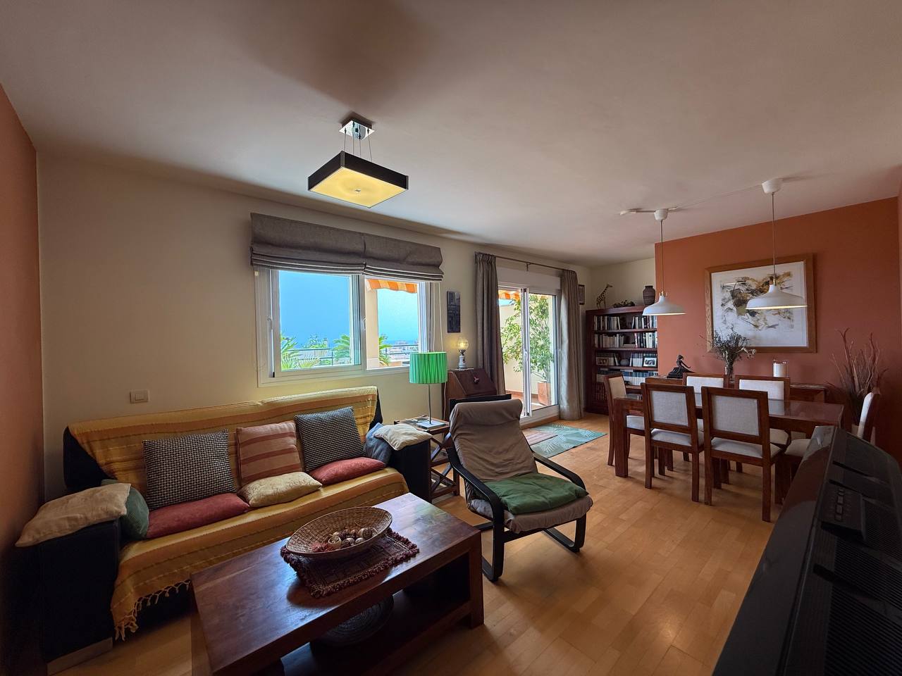 Se  vende magnifico Atico Duplex con impresionantes vistas al mar   y a la montaña en Torremolinos