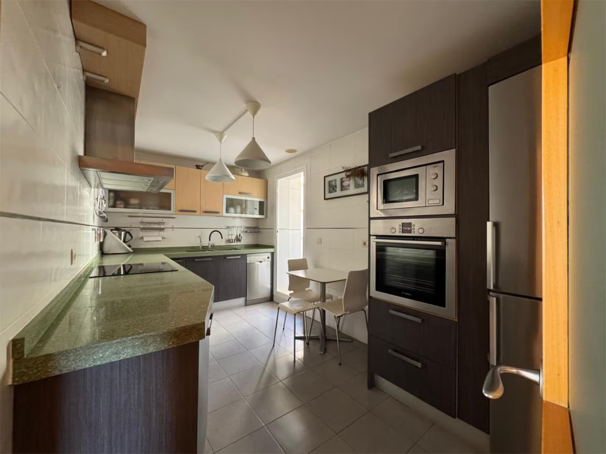 Se  vende magnifico Atico Duplex con impresionantes vistas al mar   y a la montaña en Torremolinos