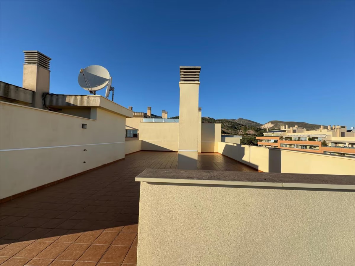 Se  vende magnifico Atico Duplex con impresionantes vistas al mar   y a la montaña en Torremolinos