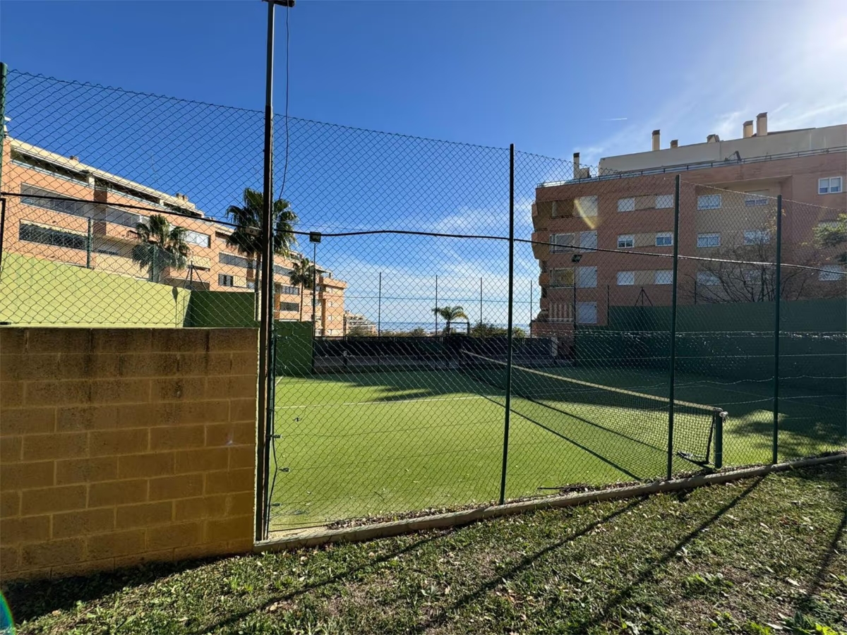 Se  vende magnifico Atico Duplex con impresionantes vistas al mar   y a la montaña en Torremolinos