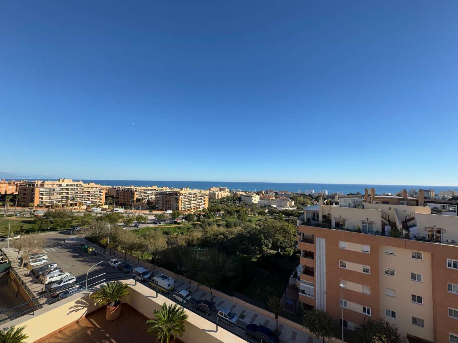 Se  vende magnifico Atico Duplex con impresionantes vistas al mar   y a la montaña en Torremolinos