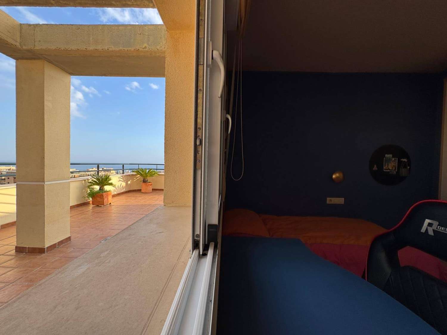 Se  vende magnifico Atico Duplex con impresionantes vistas al mar   y a la montaña en Torremolinos