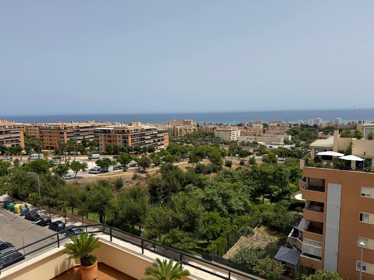 Se  vende magnifico Atico Duplex con impresionantes vistas al mar   y a la montaña en Torremolinos