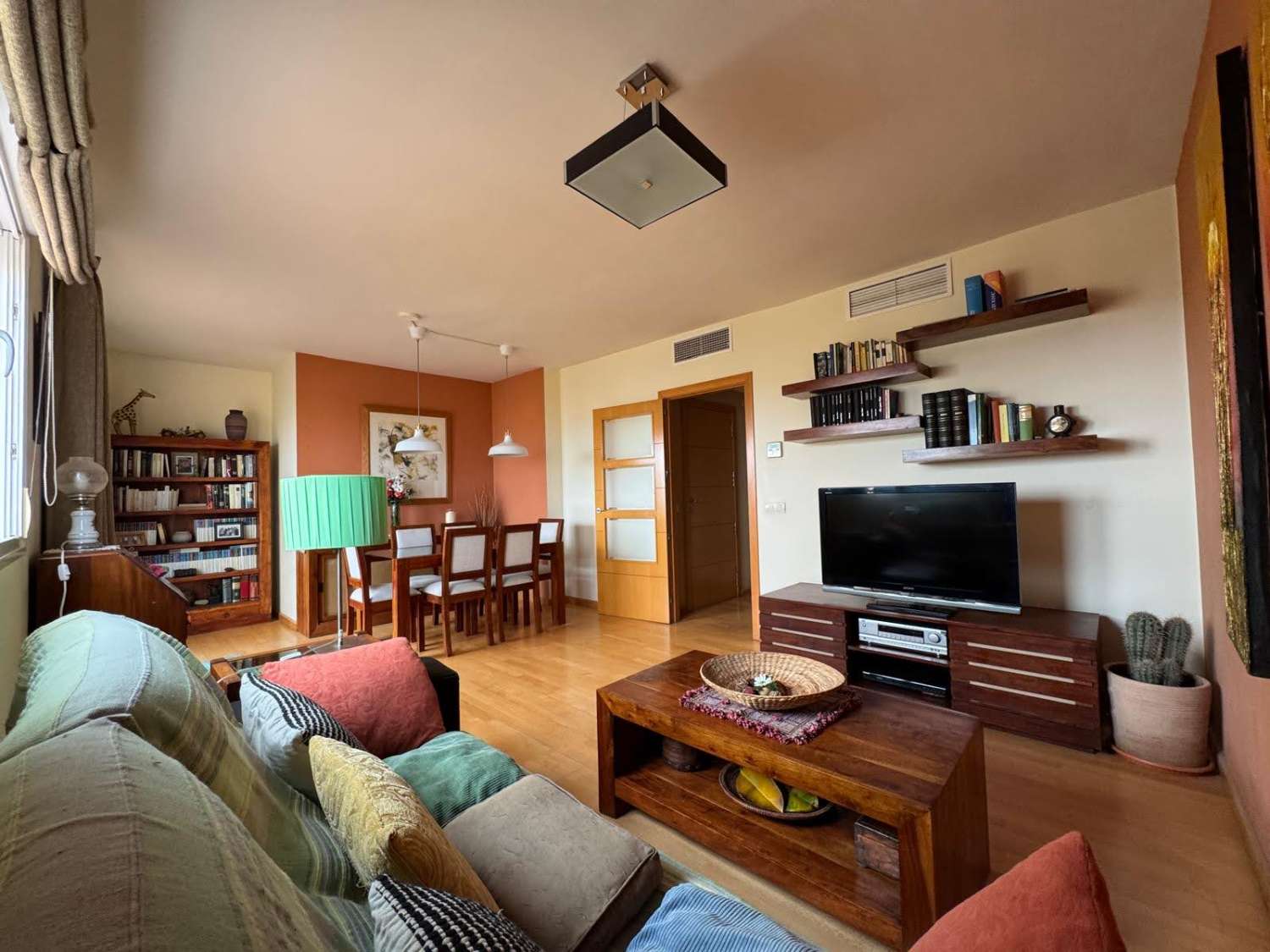 Se  vende magnifico Atico Duplex con impresionantes vistas al mar   y a la montaña en Torremolinos