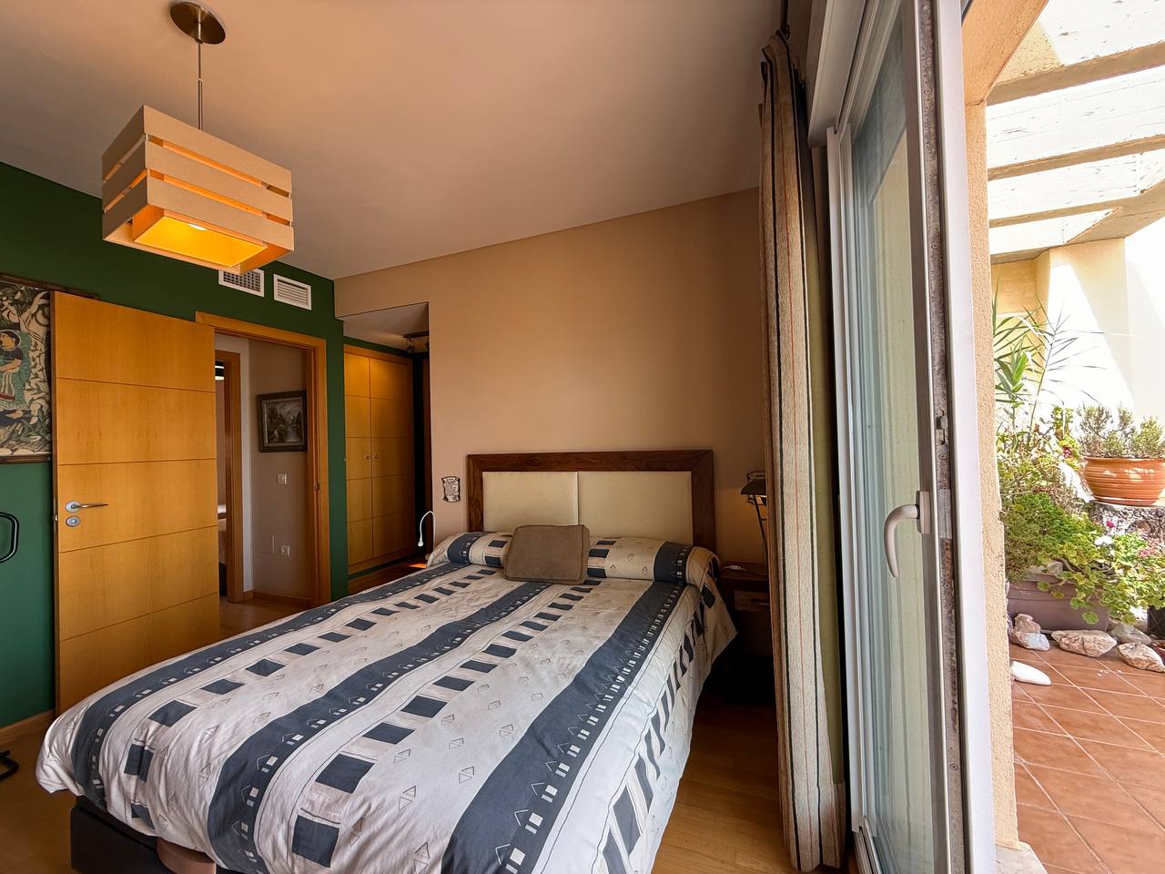 Se  vende magnifico Atico Duplex con impresionantes vistas al mar   y a la montaña en Torremolinos