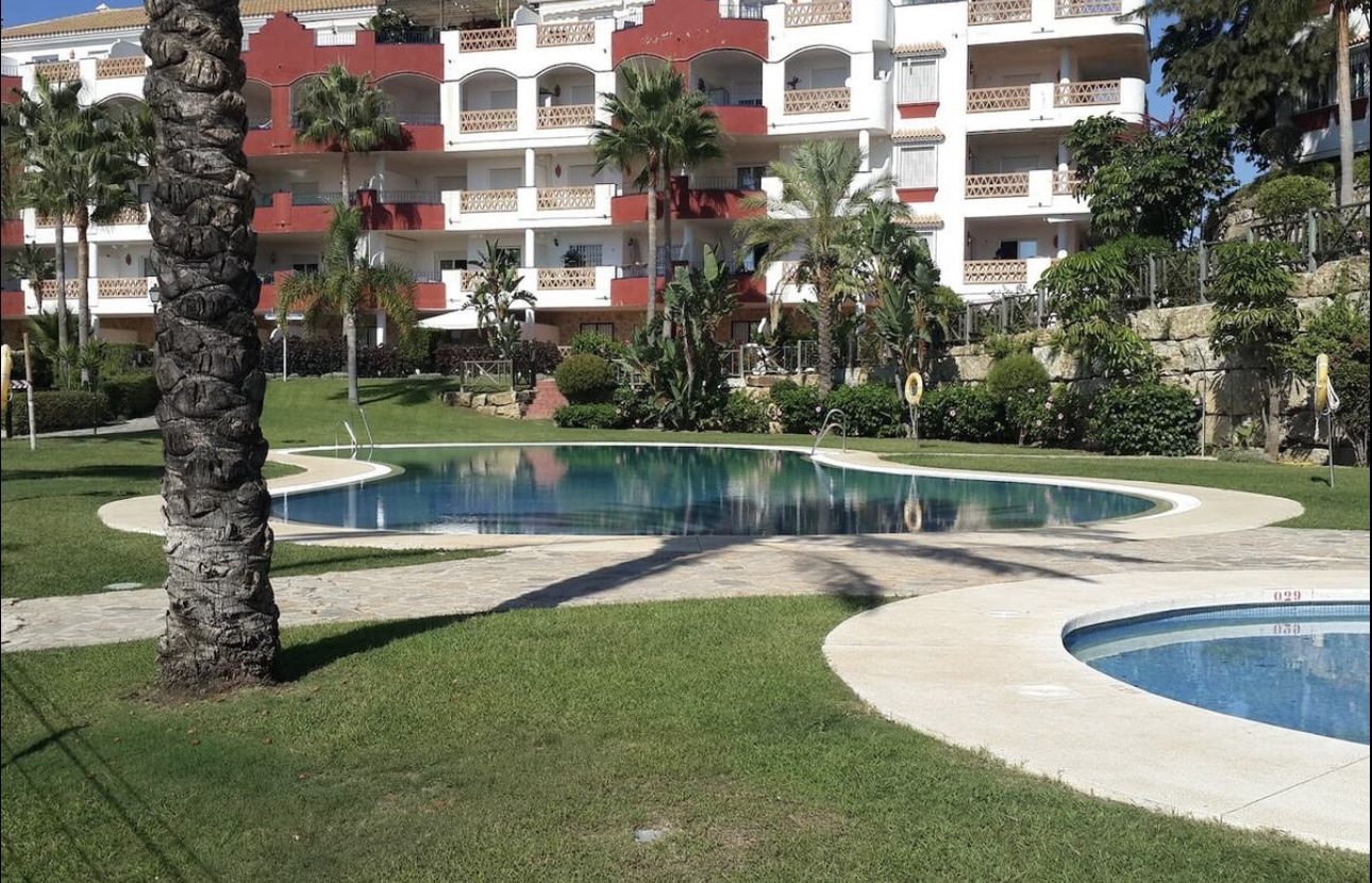 SE ALQUILA  HASTA 15.06.26 BONITO APARTAMENTO EN MIJAS