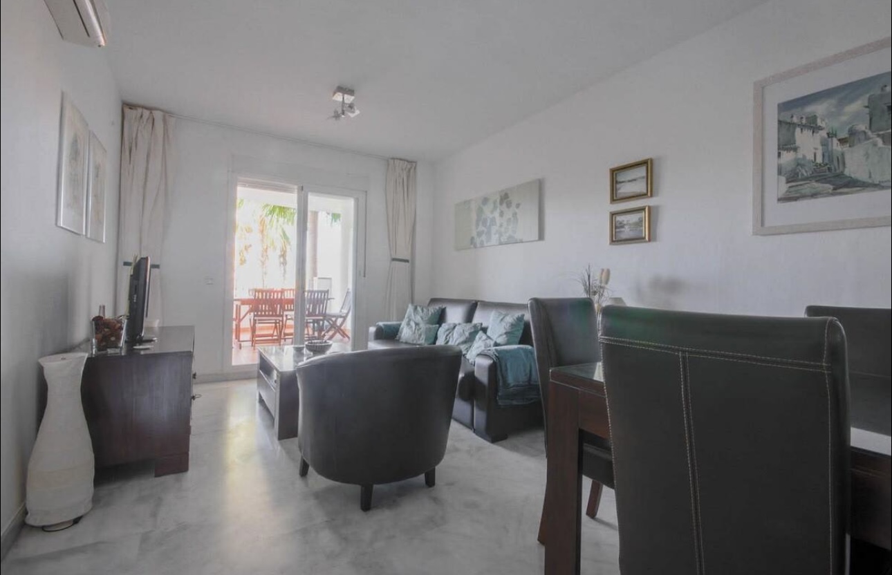 SE ALQUILA  HASTA 15.06.26 BONITO APARTAMENTO EN MIJAS