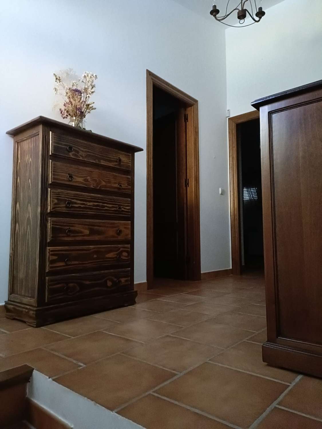 SE ALQUILA HASTA 26.3.26 CHALET INDIVIDUAL EN LA SIERRA ZONA EL PALO (MALAGA)