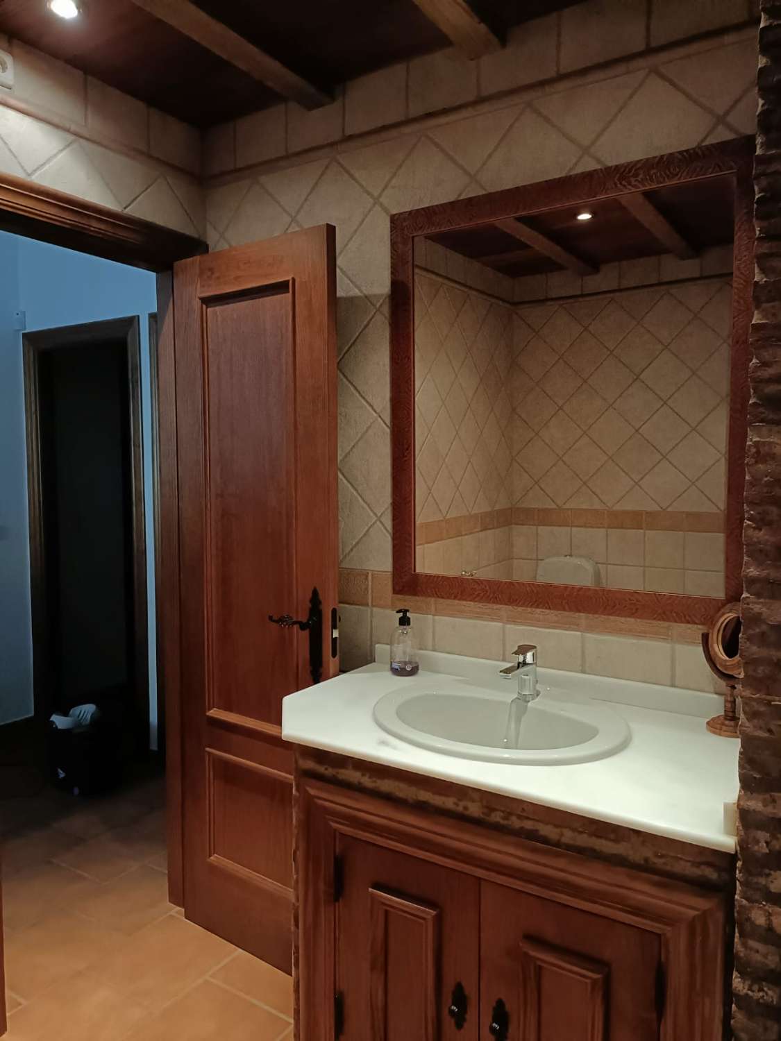 SE ALQUILA HASTA 26.3.26 CHALET INDIVIDUAL EN LA SIERRA ZONA EL PALO (MALAGA)