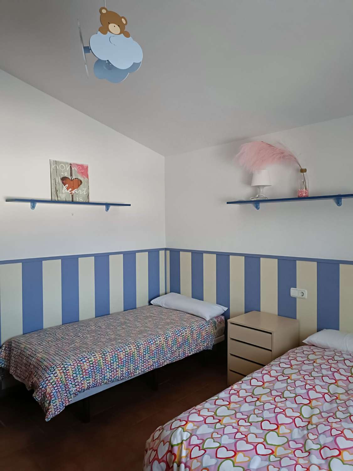 SE ALQUILA HASTA 26.3.26 CHALET INDIVIDUAL EN LA SIERRA ZONA EL PALO (MALAGA)