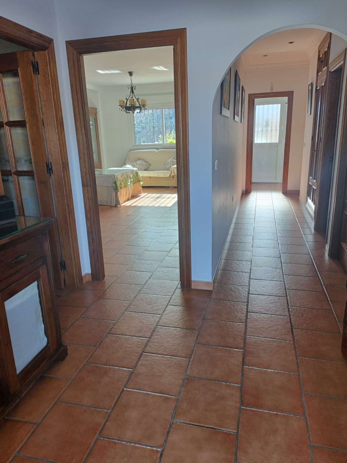 SE ALQUILA HASTA 26.3.26 CHALET INDIVIDUAL EN LA SIERRA ZONA EL PALO (MALAGA)