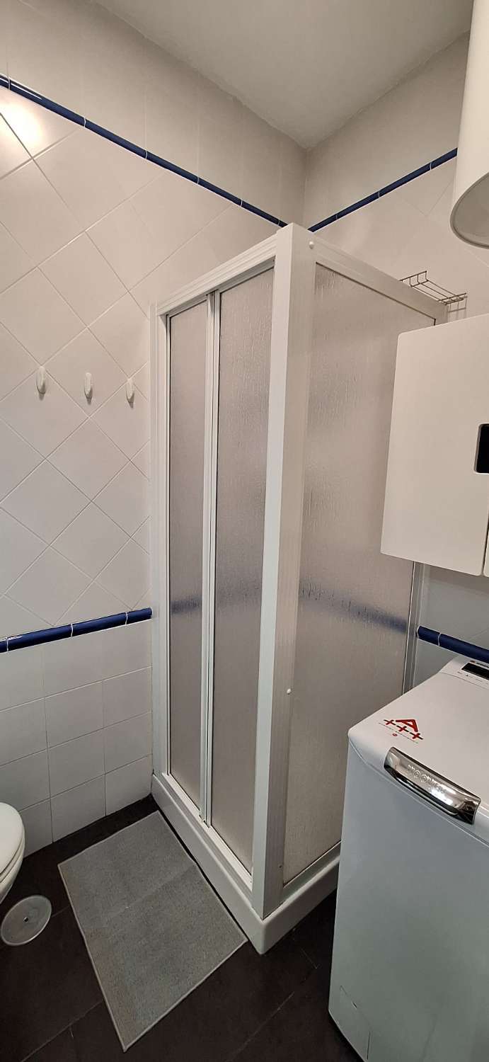 MEDIA TEMPORADA SE ALQUILA  DESDE 01/10/26-30.03.27  BONITO APARTAMENTO EN TORREMOLINOS