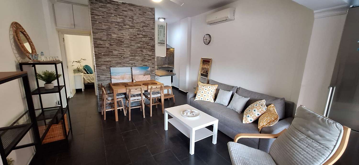 MEDIA TEMPORADA SE ALQUILA  DESDE 01/10/26-30.03.27  BONITO APARTAMENTO EN TORREMOLINOS